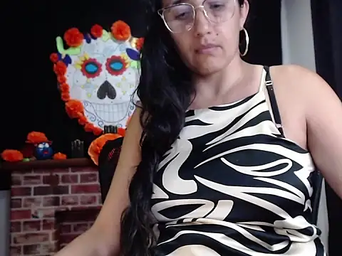 Snapshot of Lucyy_Naugthy chatting on November 10, 2025, 12:37 pm Lucyy Naugthy online show from November 10, 2025, 12:37 pm