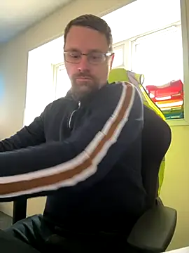 Snapshot of Otis_Firefly chatting on November 4, 2025, 10:58 am Otis Firefly online show from November 4, 2025, 10:58 am