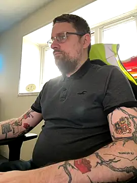 Snapshot of Otis_Firefly chatting on November 5, 2025, 11:43 am Otis Firefly online show from November 5, 2025, 11:43 am