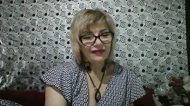 Snapshot of Lia_Ray chatting on October 25, 2025, 7:08 pm Lia Ray online show from October 25, 2025, 7:08 pm
