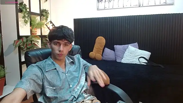 AmethystShadow17 online show from October 26, 2025, 12:55 pm