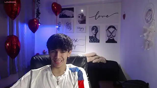 AmethystShadow17 online show from February 19, 2026, 7:54 pm