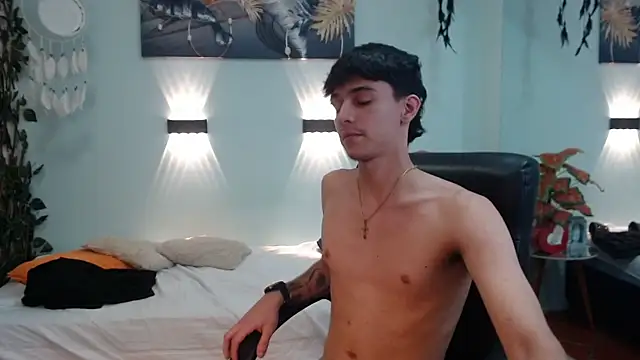 AmethystShadow17 online show from April 4, 2026, 3:53 pm