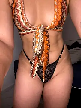 Bellafit02 online show from October 20, 2025, 4:07 pm