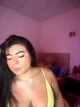 Snapshot of -MACA- chatting on October 22, 2025, 4:02 am -MACA- online show from October 22, 2025, 4:02 am