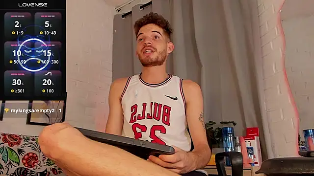 MATEO HUNTER online show from December 15, 2025, 3:00 am