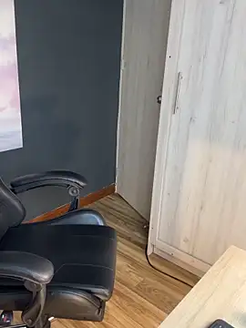 shanabellucy online show from February 20, 2026, 4:40 pm