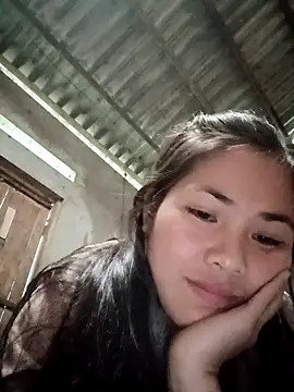 Snapshot of Lyssa-a chatting on November 3, 2025, 2:35 am Lyssa-a online show from November 3, 2025, 2:35 am