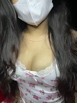 Snapshot of Tina-03 chatting on November 1, 2025, 6:48 am Tina-03 online show from November 1, 2025, 6:48 am