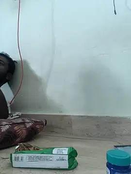 Snapshot of Vickyins480000 chatting on January 15, 2026, 5:12 am Vickyins480000 online show from January 15, 2026, 5:12 am