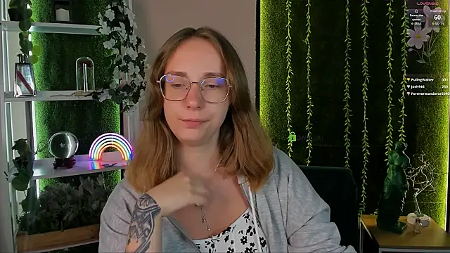 Snapshot of evalora_vei chatting on July 19, 2026, 7:28 pm evalora vei online show from July 19, 2026, 7:28 pm