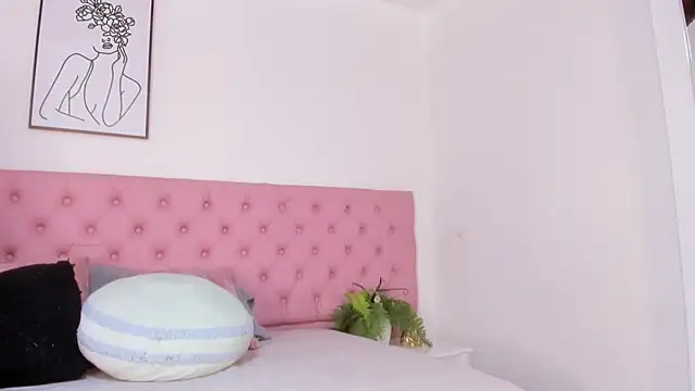 Snapshot of Hanna_Garciia chatting on October 21, 2025, 7:58 pm Hanna Garciia online show from October 21, 2025, 7:58 pm