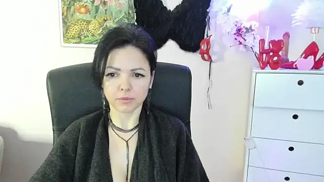 Snapshot of Mollybloom40 chatting on February 18, 2026, 7:37 am Mollybloom40 online show from February 18, 2026, 7:37 am