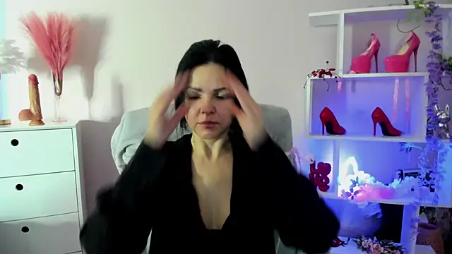 Snapshot of Mollybloom40 chatting on April 10, 2026, 7:57 am Mollybloom40 online show from April 10, 2026, 7:57 am