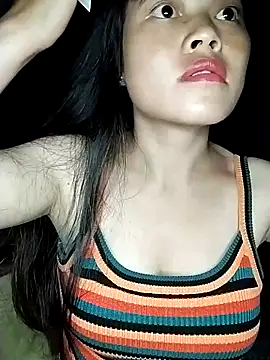 Snapshot of Hani-i chatting on October 16, 2025, 8:21 pm Hani-i online show from October 16, 2025, 8:21 pm