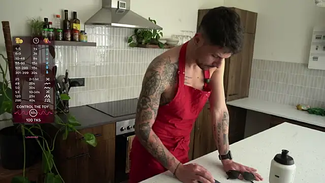 Snapshot of monsieurguitsxxx chatting on April 7, 2026, 2:17 pm monsieurguitsxxx online show from April 7, 2026, 2:17 pm