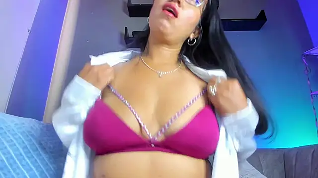 Snapshot of charlhot_ chatting on October 23, 2025, 1:10 pm charlhot online show from October 23, 2025, 1:10 pm