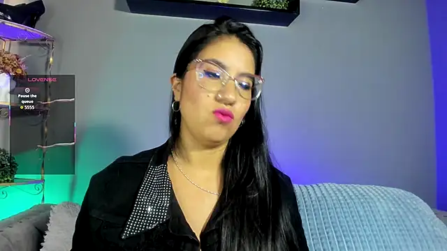 Snapshot of charlhot_ chatting on November 8, 2025, 12:38 pm charlhot online show from November 8, 2025, 12:38 pm