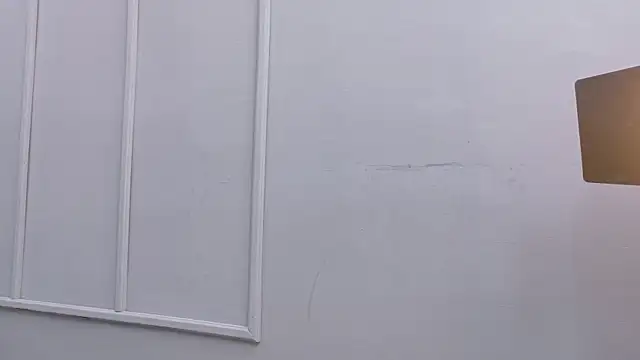 Snapshot of NaughtyHally_ chatting on May 11, 2026, 4:04 pm NaughtyHally online show from May 11, 2026, 4:04 pm