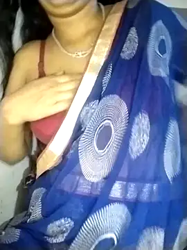 Snapshot of strip_queennn chatting on February 21, 2026, 5:03 pm strip queennn online show from February 21, 2026, 5:03 pm