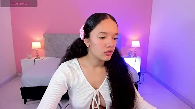 Snapshot of ZairaGlow chatting on October 20, 2025, 11:54 am ZairaGlow online show from October 20, 2025, 11:54 am