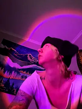 EllieELf online show from October 29, 2025, 12:18 pm