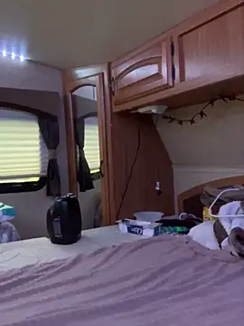 JT83FL online show from October 27, 2025, 9:52 pm