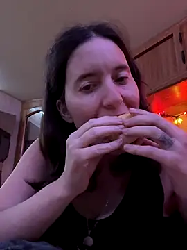 JT83FL online show from November 1, 2025, 10:23 pm