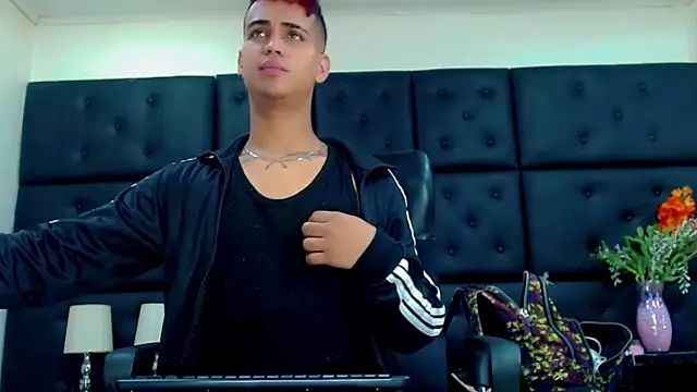 Snapshot of MarkoStorck chatting on October 22, 2025, 11:10 am MarkoStorck online show from October 22, 2025, 11:10 am