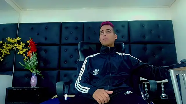 Snapshot of MarkoStorck chatting on October 30, 2025, 7:14 pm MarkoStorck online show from October 30, 2025, 7:14 pm