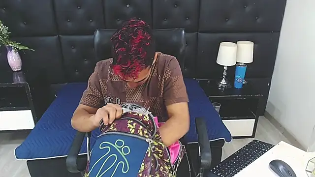 Snapshot of MarkoStorck chatting on November 4, 2025, 7:24 pm MarkoStorck online show from November 4, 2025, 7:24 pm