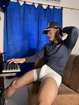 Kylian Alessandro online show from October 23, 2025, 11:42 am