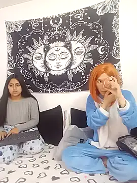 Snapshot of abby_n_emily chatting on October 22, 2025, 12:16 pm abby n emily online show from October 22, 2025, 12:16 pm