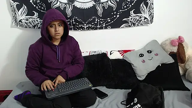 Snapshot of abby_n_emily chatting on November 8, 2025, 12:27 pm abby n emily online show from November 8, 2025, 12:27 pm