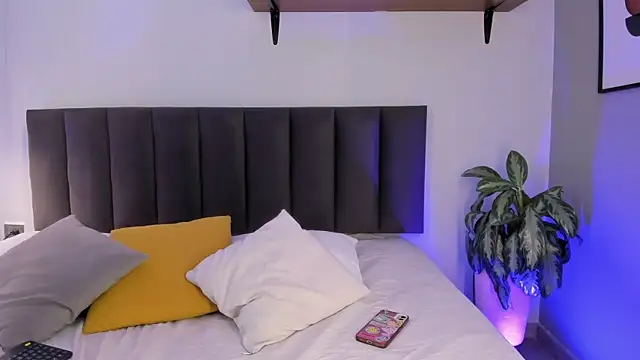 Snapshot of AilanaCortes chatting on October 22, 2025, 12:05 pm AilanaCortes online show from October 22, 2025, 12:05 pm