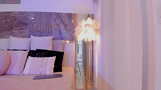 Snapshot of Rashel_Frost_ chatting on November 10, 2025, 4:17 pm Rashel Frost online show from November 10, 2025, 4:17 pm