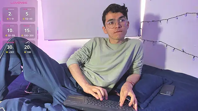 Snapshot of dani_angel_dark chatting on December 14, 2025, 9:30 pm dani angel dark online show from December 14, 2025, 9:30 pm