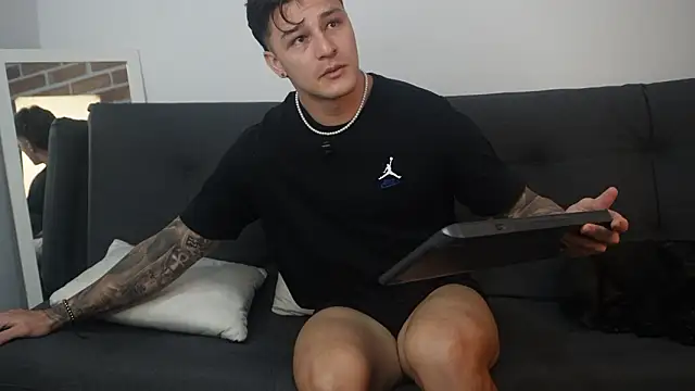 Dominick walker online show from February 1, 2026, 10:30 pm