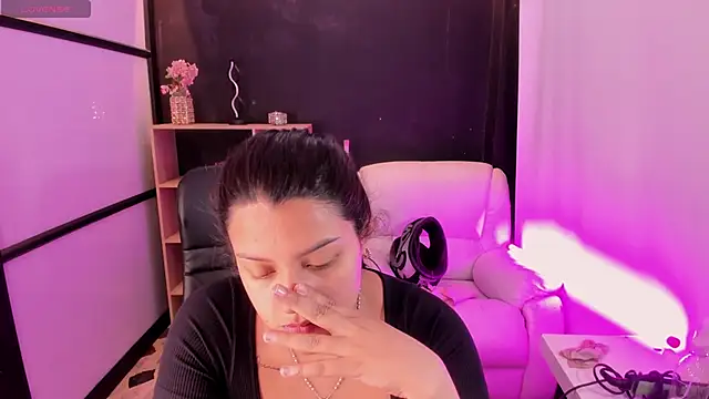 Snapshot of MelodySnow chatting on November 9, 2025, 8:29 pm MelodySnow online show from November 9, 2025, 8:29 pm