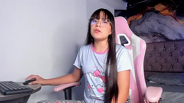 Snapshot of MelanySky_ chatting on November 14, 2025, 3:05 am MelanySky online show from November 14, 2025, 3:05 am