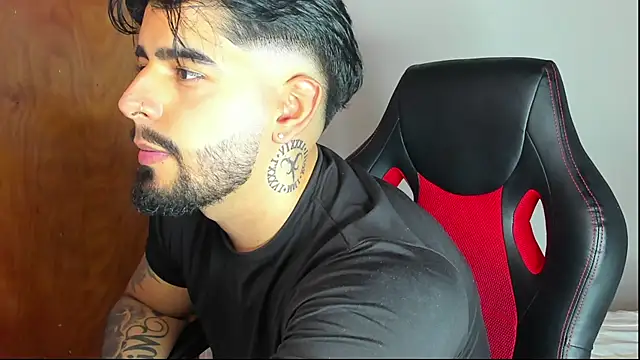 maximo black  online show from January 5, 2026, 11:30 pm