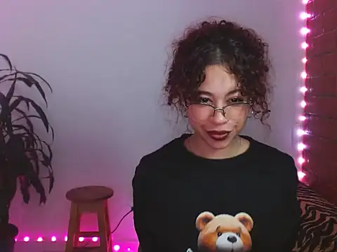 Snapshot of Medussa3033 chatting on October 30, 2025, 2:35 am Medussa3033 online show from October 30, 2025, 2:35 am