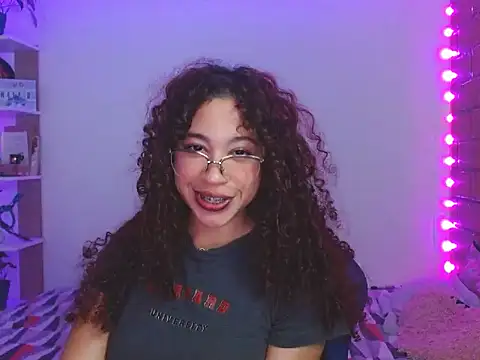 Medussa3033 online show from November 28, 2025, 1:19 am