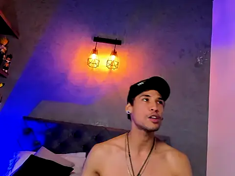 Snapshot of MaxHuston chatting on October 25, 2025, 7:27 am MaxHuston online show from October 25, 2025, 7:27 am