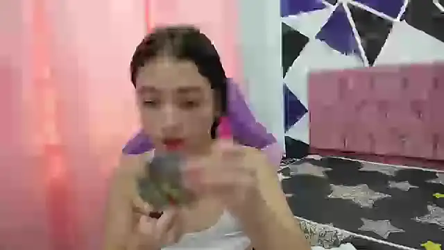 scarleth18 online show from October 27, 2025, 1:48 pm