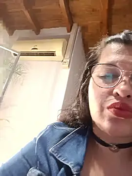 Snapshot of Sexylips200 chatting on October 16, 2025, 7:31 am Sexylips200 online show from October 16, 2025, 7:31 am