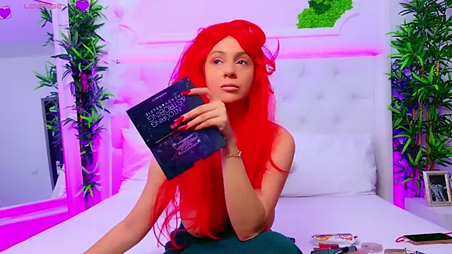 AriannaSins online show from November 12, 2025, 1:22 pm