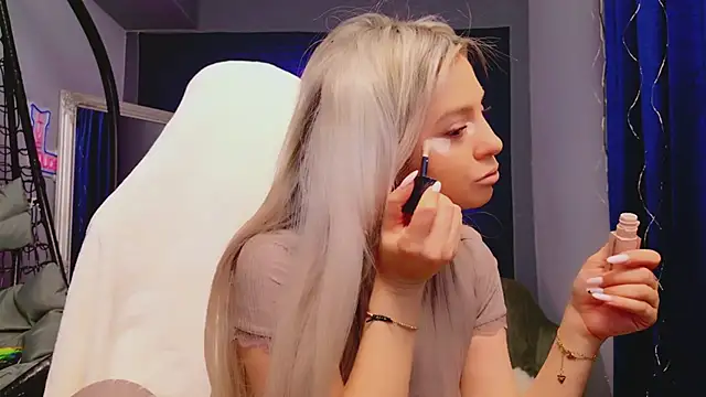 AriannaSins online show from March 6, 2026, 5:37 am