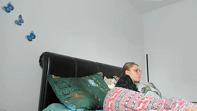 SandyCassie online show from March 28, 2026, 1:11 pm