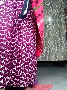 Snapshot of Rajni_chauhan chatting on November 19, 2025, 5:24 pm Rajni chauhan online show from November 19, 2025, 5:24 pm